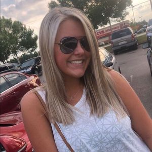 Meet your Posher, Leah